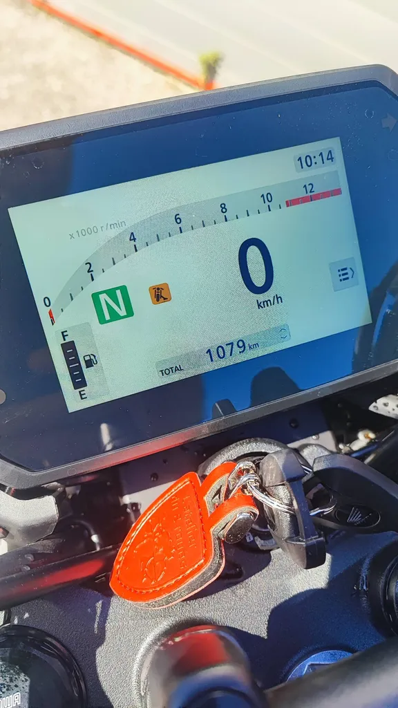 HONDA  CB125R DU 10/2025 AVEC 1080KM.