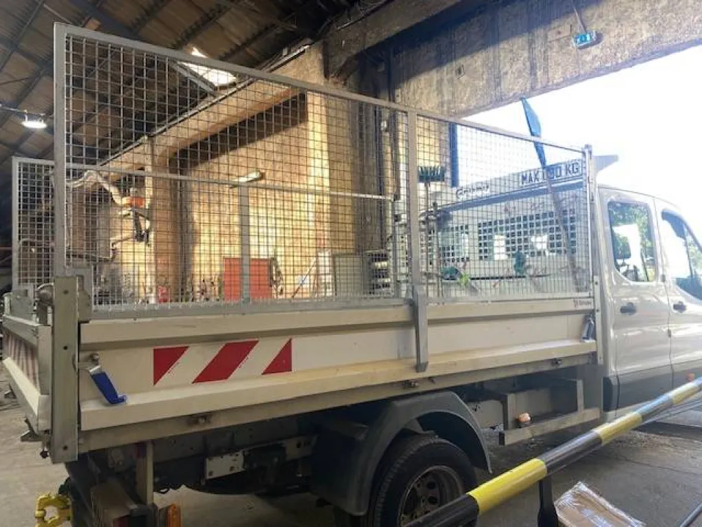 FABRICATION ET POSE REHAUSSE RIDELLES POUR CAMION PLATEUR MARTIGUES GARDANNE