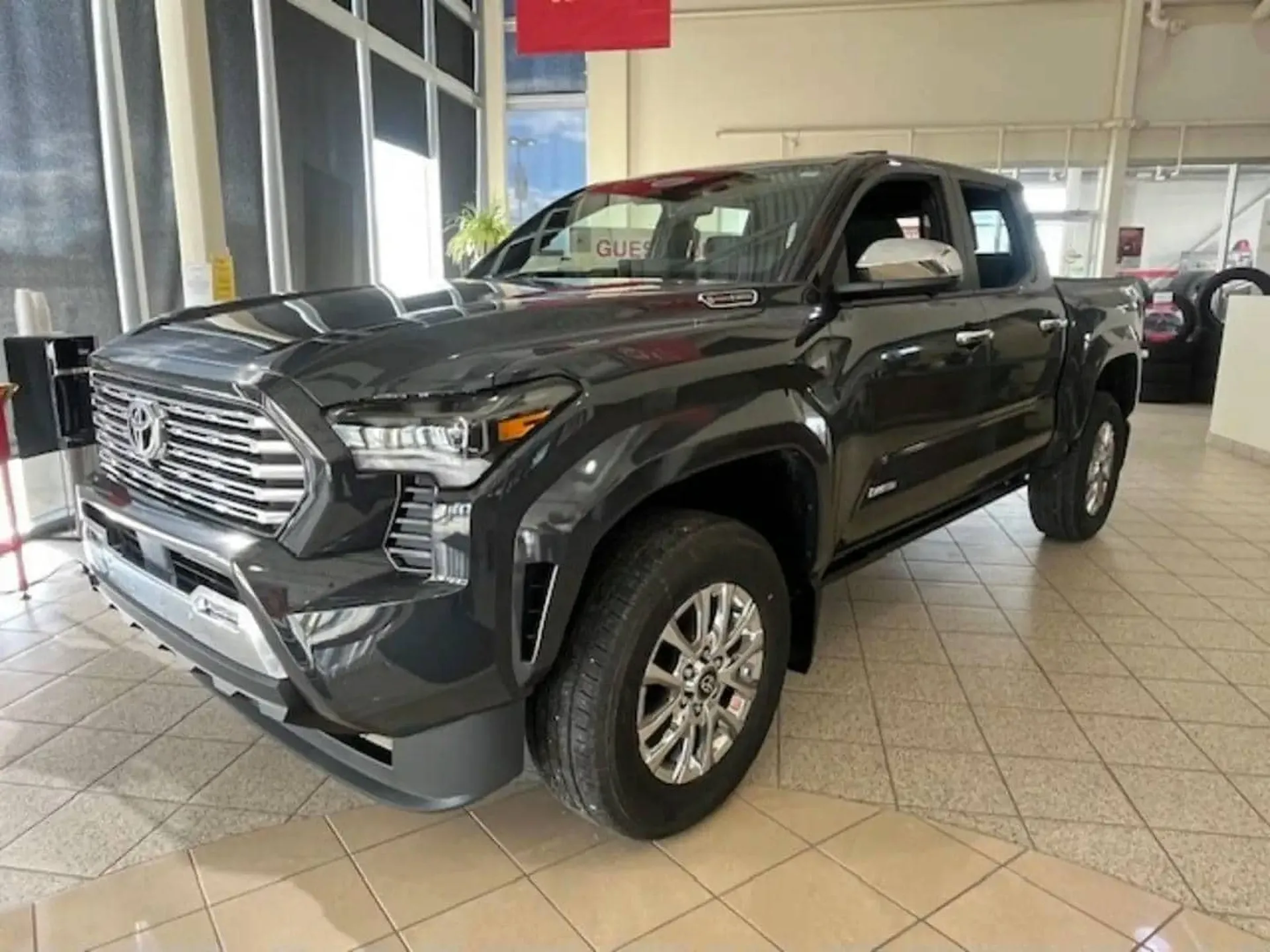 Toyota Tacoma TRD PRO Limited Hybrid 2026 vue avant avec jantes 18 pouces et phares Full LED