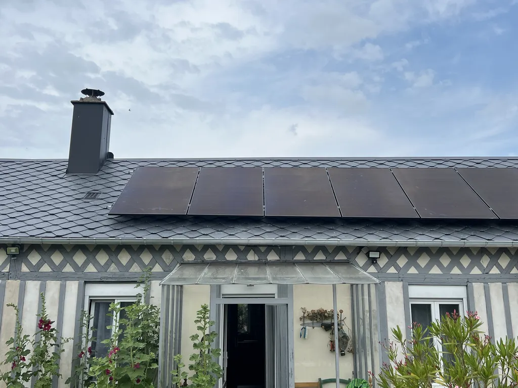Installation panneaux solaires 5700 Wc avec batterie virtuelle à Goderville proche Fécamp en Seine-Maritime pour autoconsommation