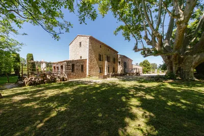 Vente - Pernes-Les-Fontaines - Authentique mas du XVIIIᵉ entièrement rénové au coeur de plus de 5 ha.