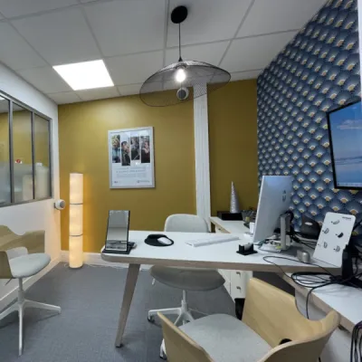 Restructuration et réaménagement d’un magasin d’audioprothèses à Fargues-Saint-Hilaire – Restructuration et décoration d'un espace commercial par l'Atelier D., architecte d'intérieur à Bordeaux