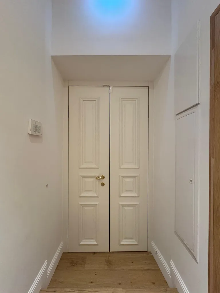 Porte blindée Silvelox Sikura double vantaux 6 cassettes pour un cabinet médical à Ajaccio : sécurité RC4, isolation sonore et contrôle d'accès Rozoh intégré