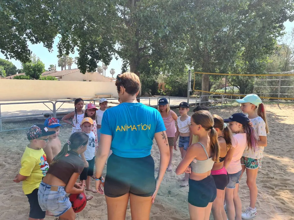 camping avec club enfants camping familial bord de mer à vias