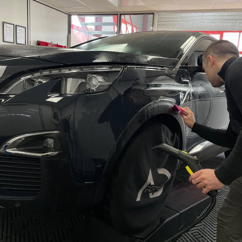 Formation protection carrosserie / PPF dans notre centre pour nos participants de Suisse
