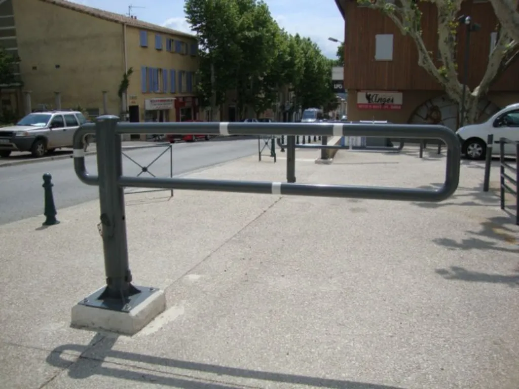 BARRIERE PIVOTANTE CENTRE VILLE VILLE