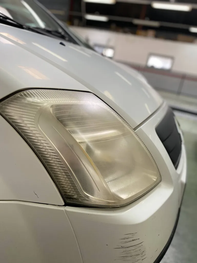 Le contrôle des phares de votre voiture effectué à Autosur Martigues proche de Port-de-Bouc