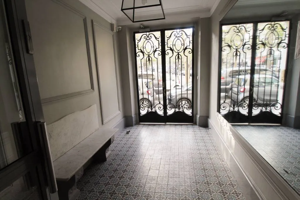 Acheter un 6 pièces au village d'Auteuil Paris 75016