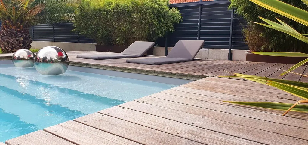 Superbe maison rénovée avec jardin à vendre à 15 km Bordeaux - quartier des Musiciens Pessac