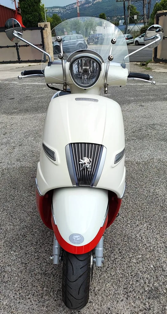  PEUGEOT DJANGO125 DU 12/2021 AVEC 1900 KM.