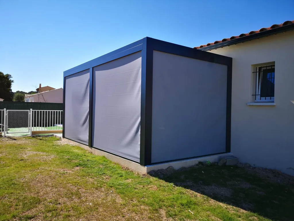 Pergola bioclimatique avec store intégrés à Apt (84)