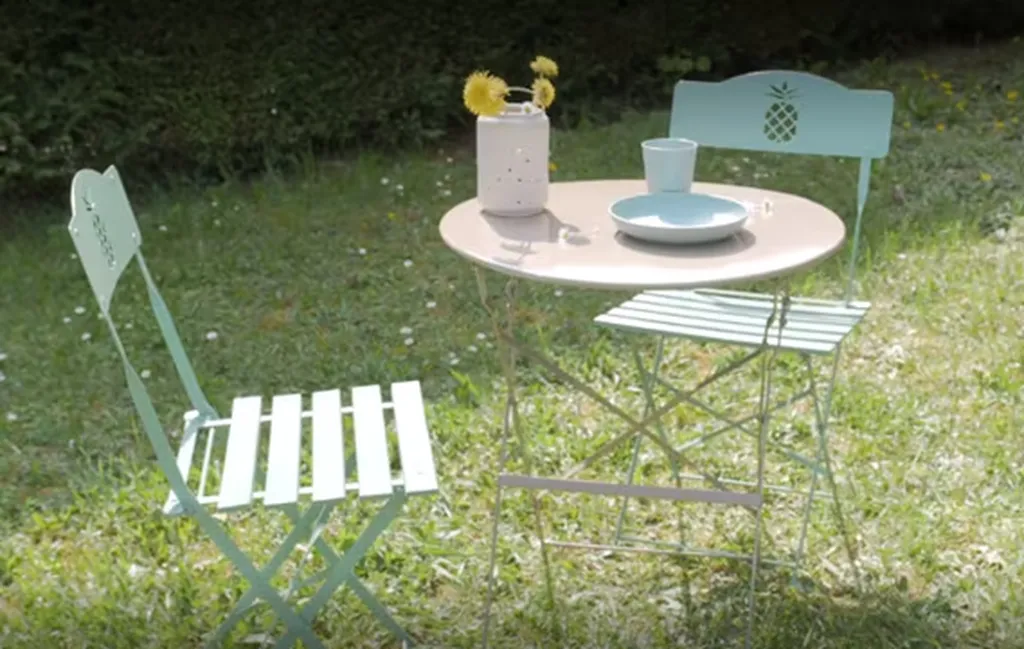 Rénover du mobilier de jardin grâce aux peintures extérieures proche de Fontaine-la-Mallet 76