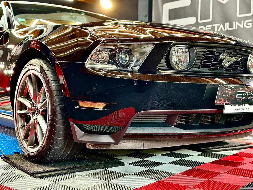 Rénovation carrosserie polissage traitement céramique Lyon Ford Mustang Shelby GT 500