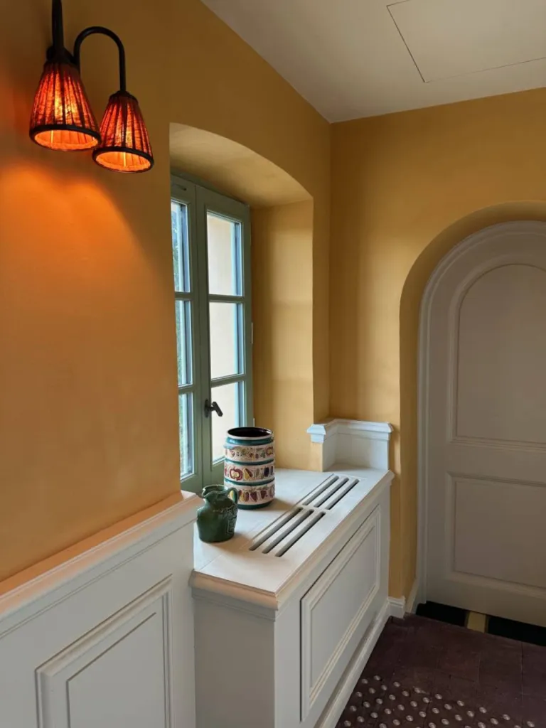 Rénovation des couloirs en BADIGEON DE CHAUX HAUTE VISCOSITE TERRE DU MONDE- Projet réalisé par l'Architecte d'intérieur HUGO TORO