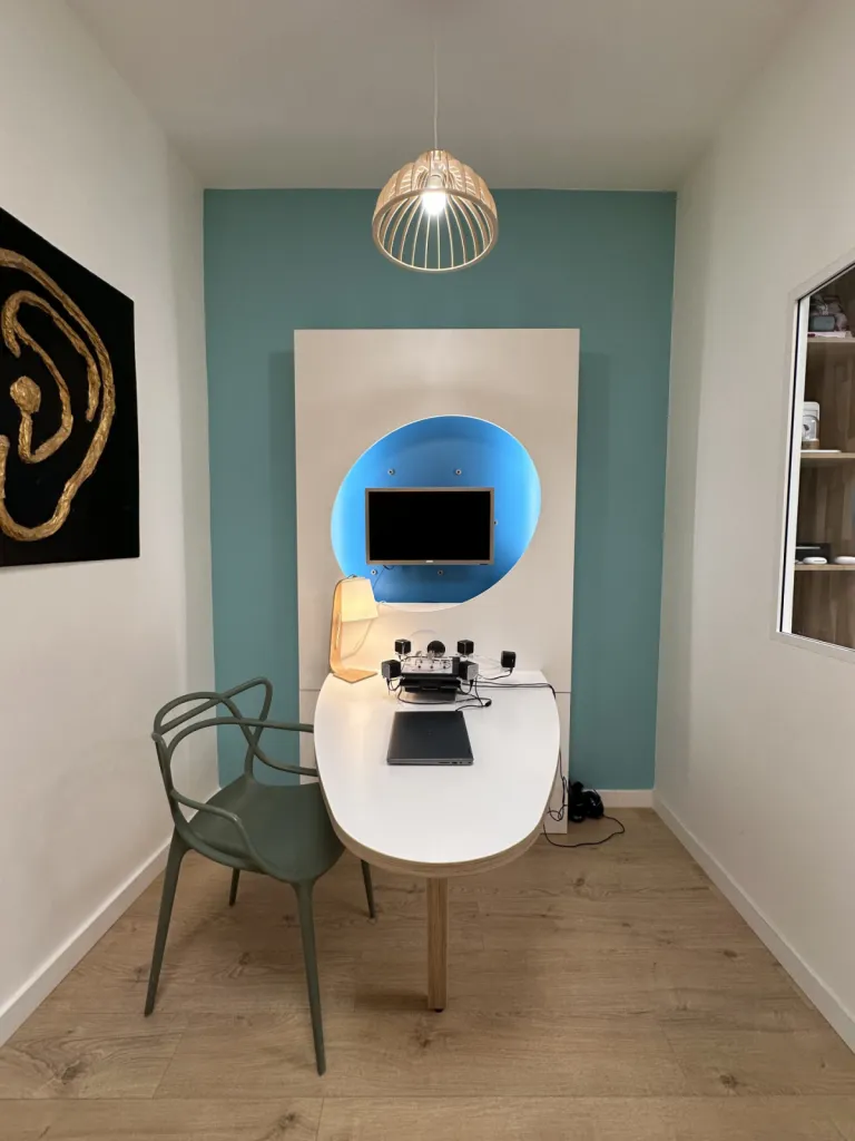 Aménagement de locaux médicaux conformes aux normes et au confort, par l'Atelier D, architecte d'intérieur à Bordeaux