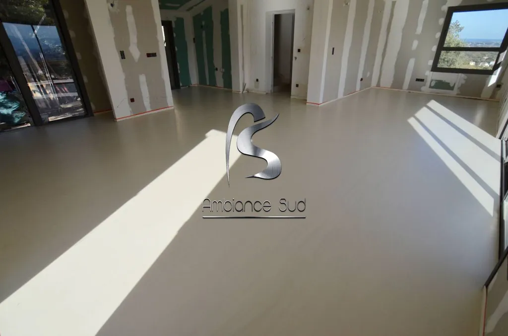 SOL EN BETON CIRE COULE A AIGUILLES DANS LE 13