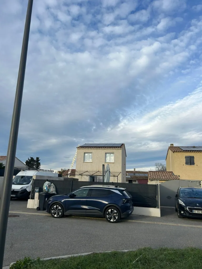 PESS vous accompagne dans vos projets solaires depuis 2004 pour une installation sereine 