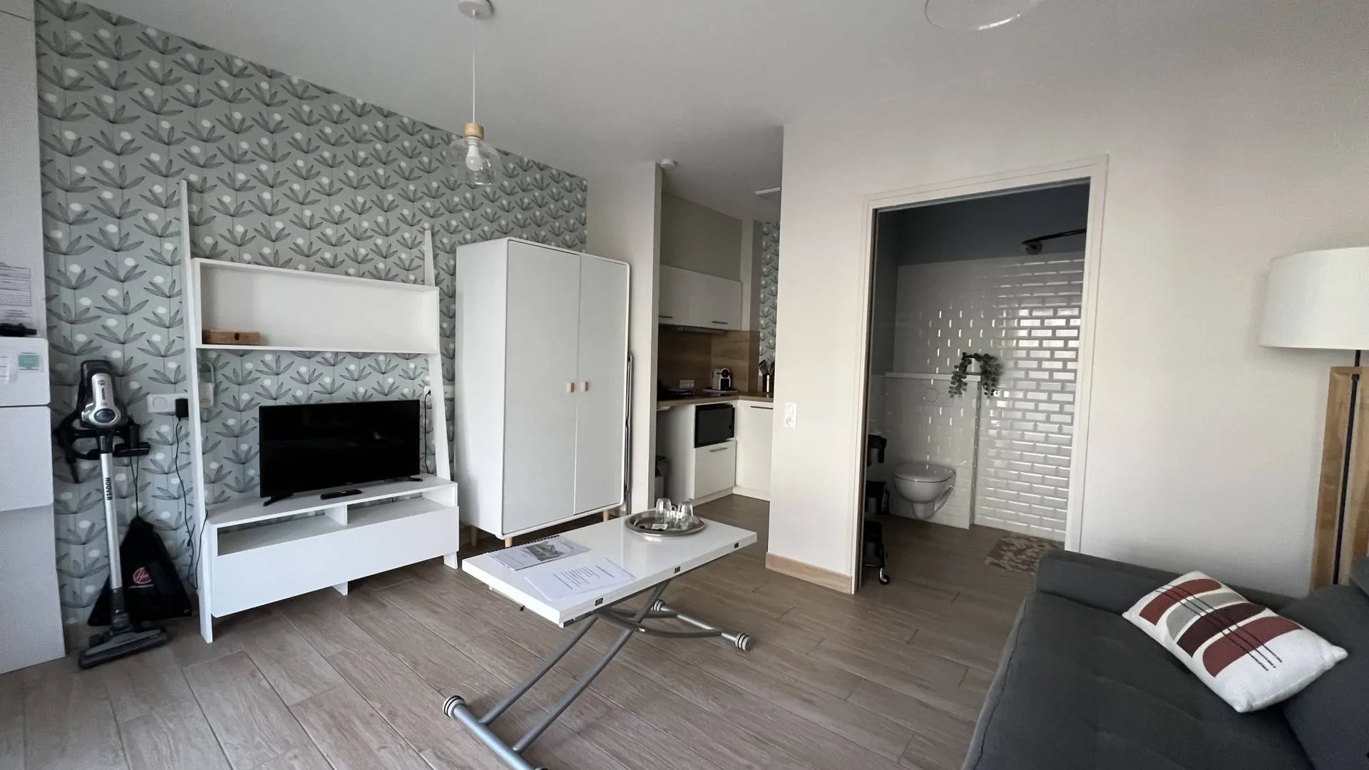 Immeuble de rapport à fort potentiel 186,5m² avec 5 appartements et garage 25m², idéal investisseurs, emplacement bord de mer à Criel-sur-Mer 76910