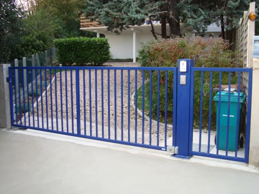 Création d'un portail sur mesure adapté à la configuration de l'entrée