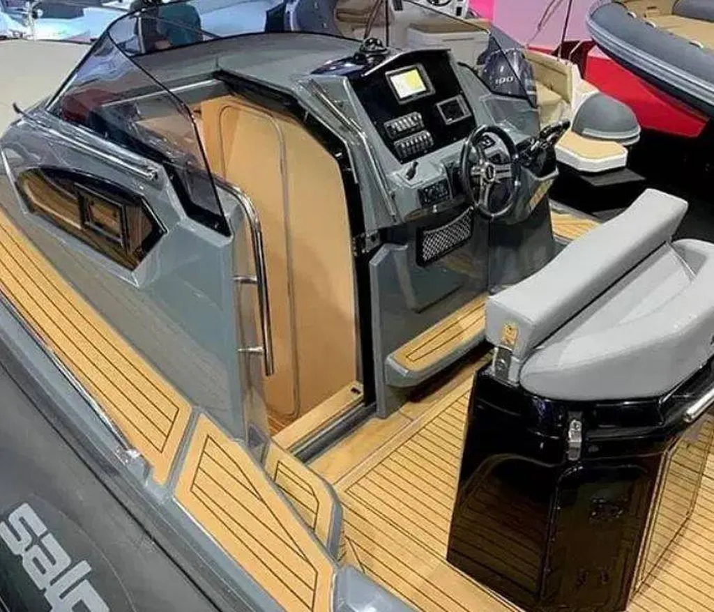 Bateau à moteur semi-rigide Salpa Soleil 30 Bandol 83