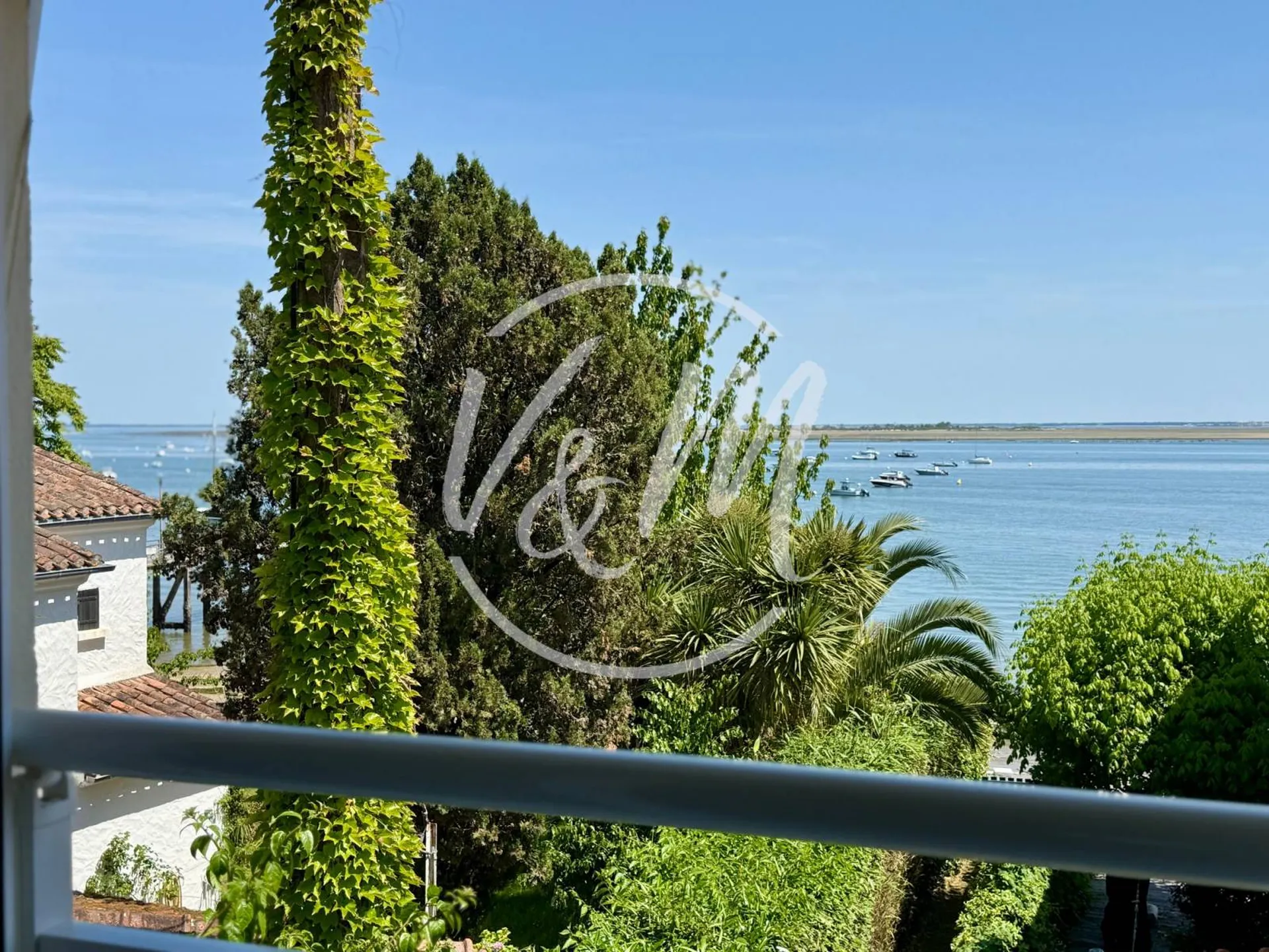 T2 Vue Bassin à Grand Piquey - Appartement rénové avec vue Bassin à Grand Piquey à 30 mètres de l’eau sur la presqu’île du Cap Ferret CAP-FERRET Grand Piquey
