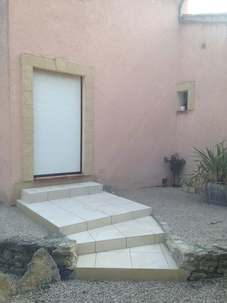Réalisation d'un escalier extérieur d'une maison individuelle à Grans Bouches du Rhône