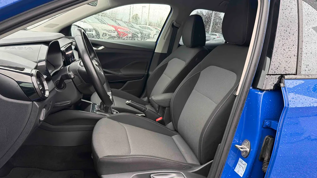 Achat Skoda Fabia occasion à proximité du Havre : citadine essence disponible chez Caudebec Automobiles by Myauto.fr