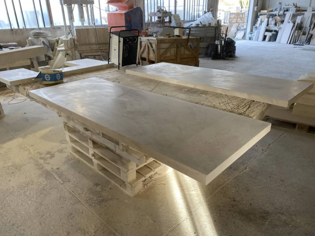 Tailleur de pierre pour plan de travail proche Bordeaux