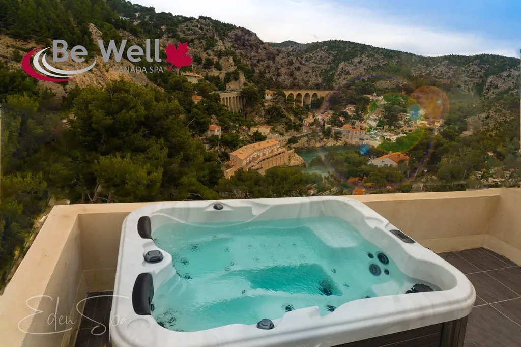 spa jacuzzi canadien sur un toit terrasse à Ensues la Redonne
