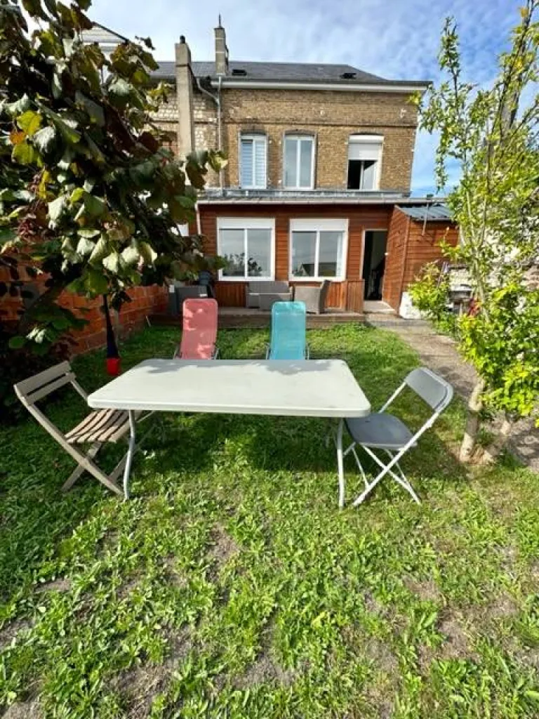 A vendre pavillon de 110 m² habitables édifié sur 188 m² de terrain sur la commune de SAINT AUBIN LES ELBEUF 76410