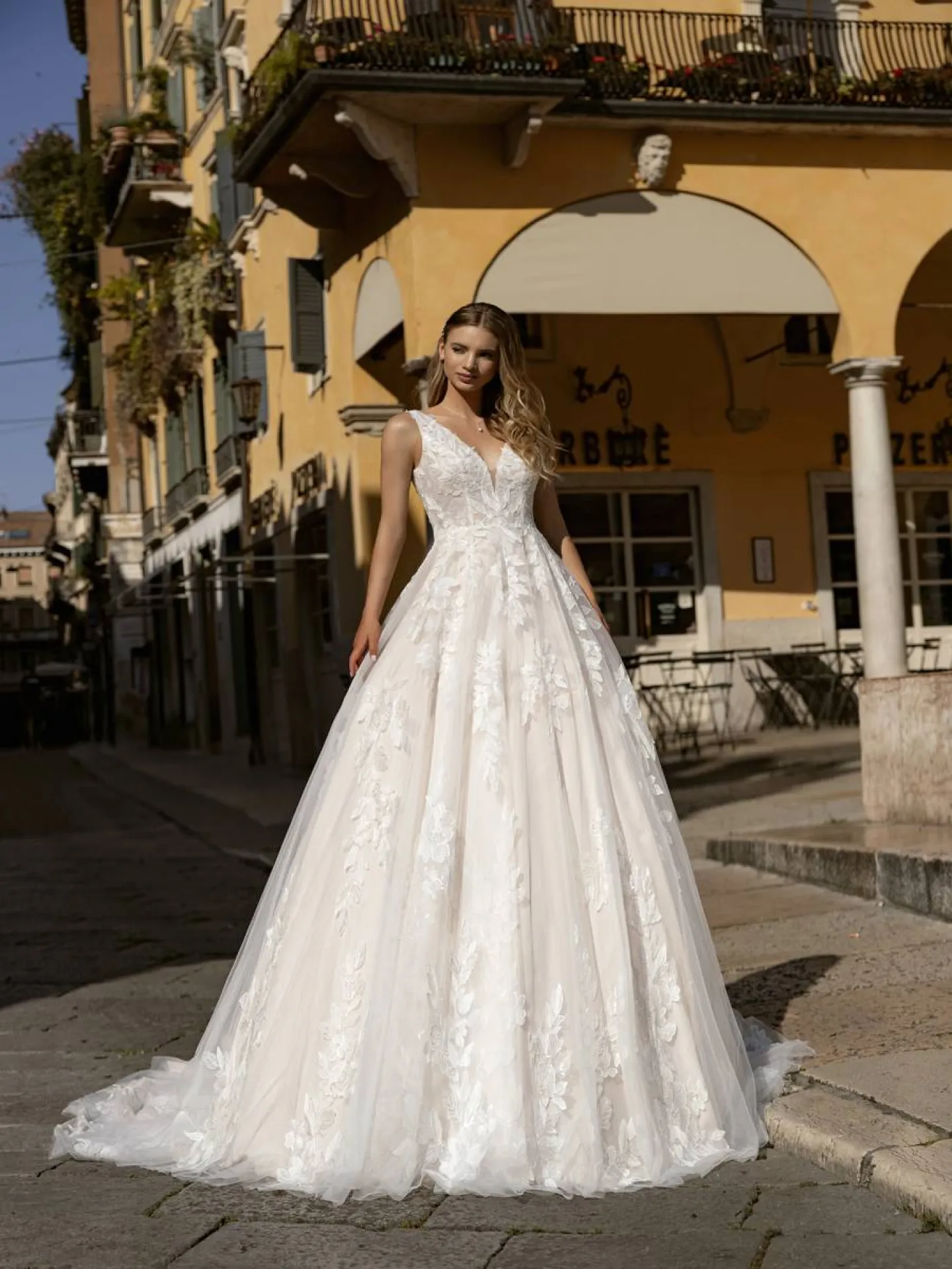 ROBE COLLECTION BELLA 22427 .