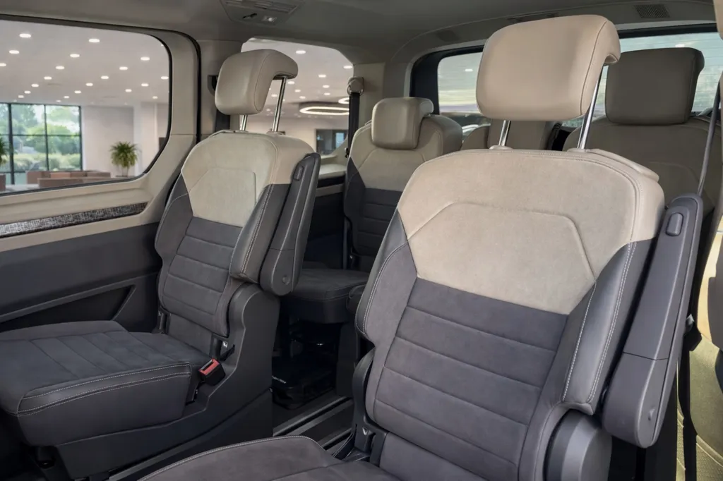 A vendre sur Bordeaux Volkswagen T7 Multivan eHybrid 218ch DSG – 7 places – Toit pano – ErgoComfort massage