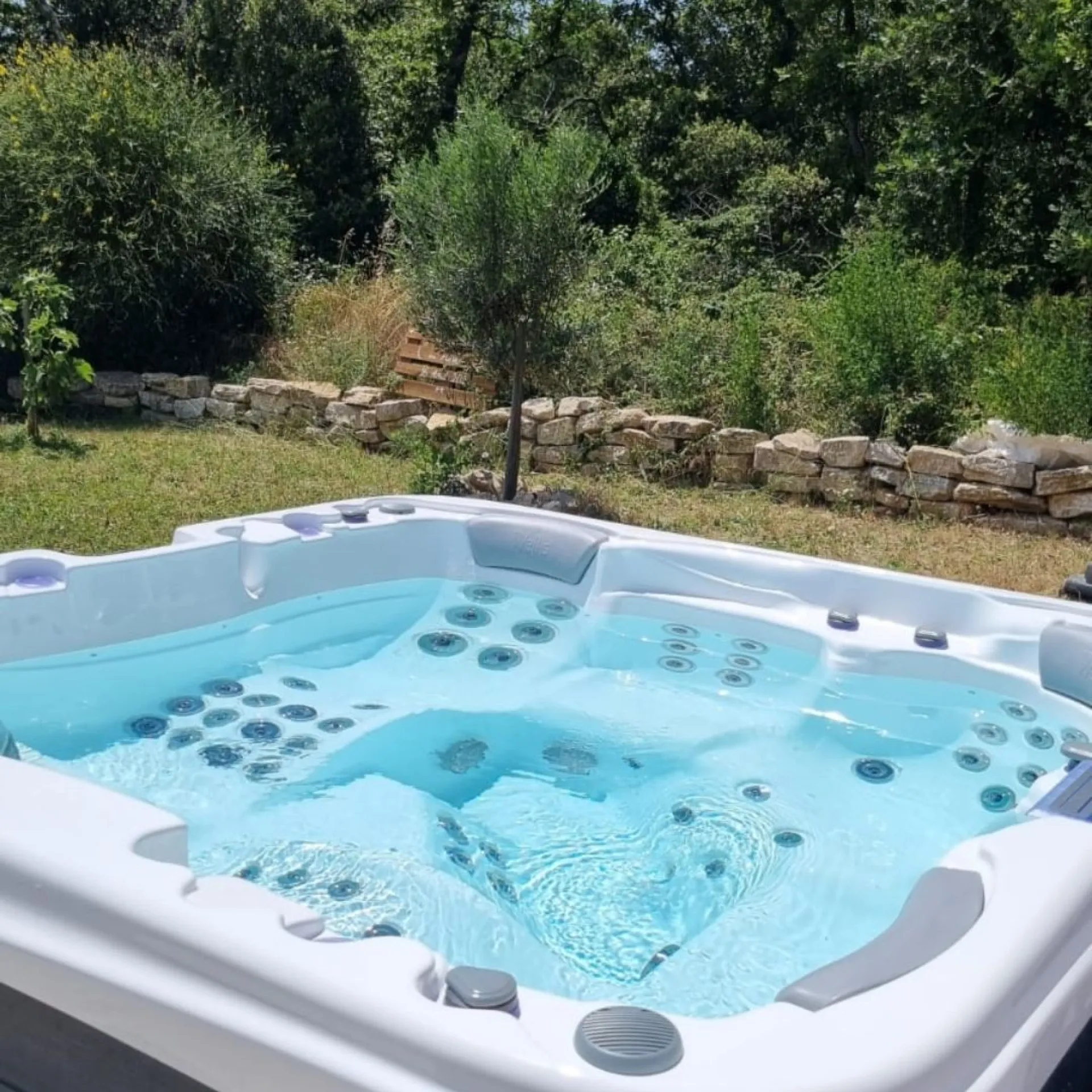 acheter-jacuzzi-spa-dans-le-gard-le-vaucluse-la-drome