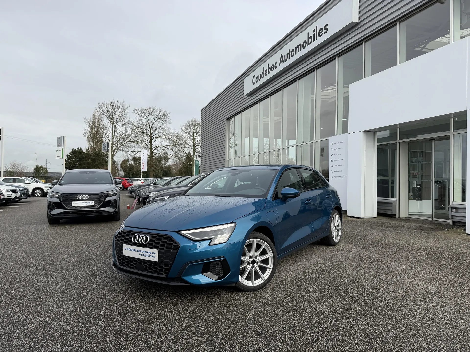 Audi A3 Sportback hybride occasion proche Rouen : Berline premium 204 ch disponible chez votre concessionnaire à La Frénaye, Seine-Maritime