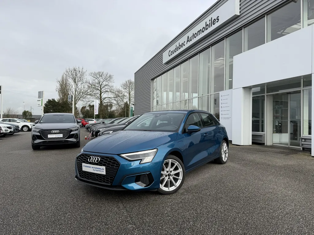Audi A3 Sportback hybride occasion proche Rouen : Berline premium 204 ch disponible chez votre concessionnaire à La Frénaye, Seine-Maritime