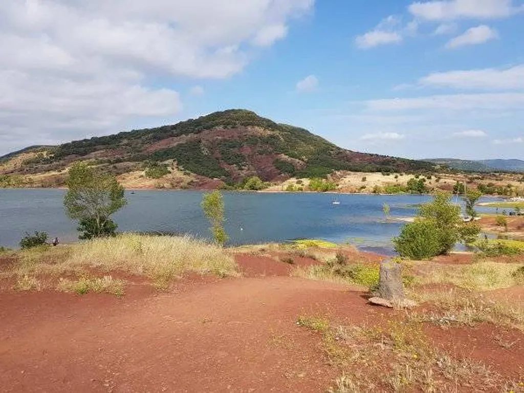 camping et location proche du  Lac du Salagou 