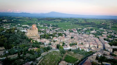 Réserver un Chauffeur Privé VTC pour faire la visite touristique de la route des vins, Châteauneuf-du-Pape, Vacquérays, Gigondas, Beaume de Venise...