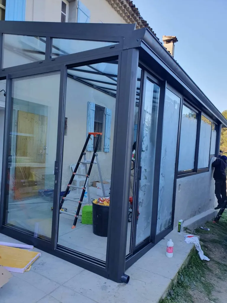 pose d'une véranda sur mesure en aluminuim Technal à Martigues