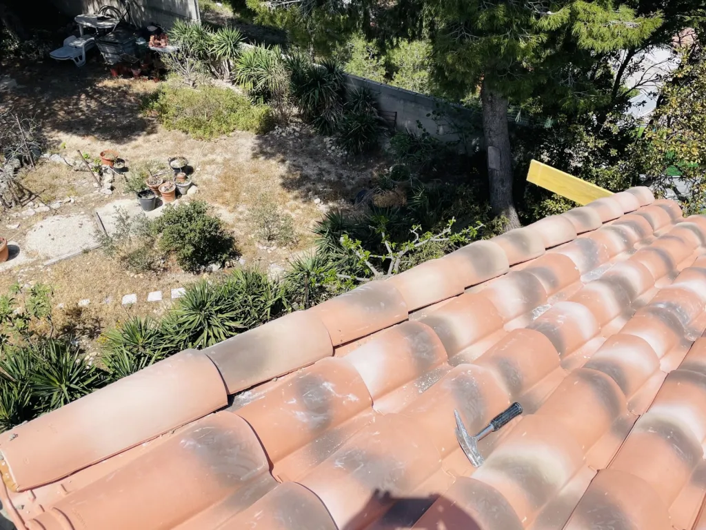 Réfection d’une toiture avec rénovation de charpente et isolation sur Aix en Provence.