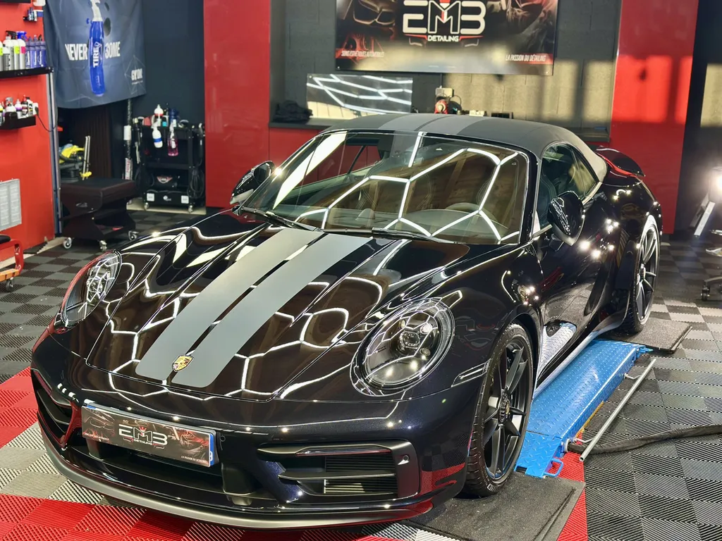 protection carrosserie polissage traitement céramique DETAILING Vaugneray socialiste Porsche 992 GTS Cabriolet