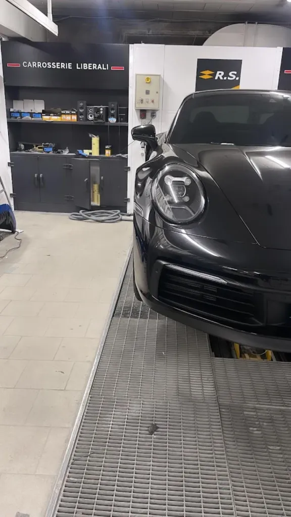 Atelier de carrosserie familiale et peinture automobile à Vallauris, près d’Antibes