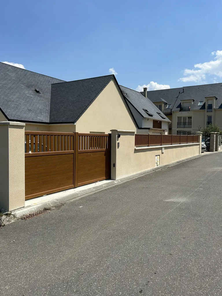 Installation de Portail coulissant motorisé, Clôtures de jardin et Portillon en aluminium à Lieurey dans l'Eure 27 et ses Alentours