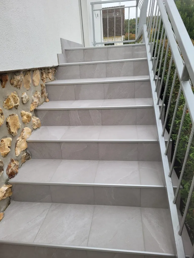 Pose de carrelage pour escalier aux alentours : Le Neubourg, Évreux, Louviers, Bernay