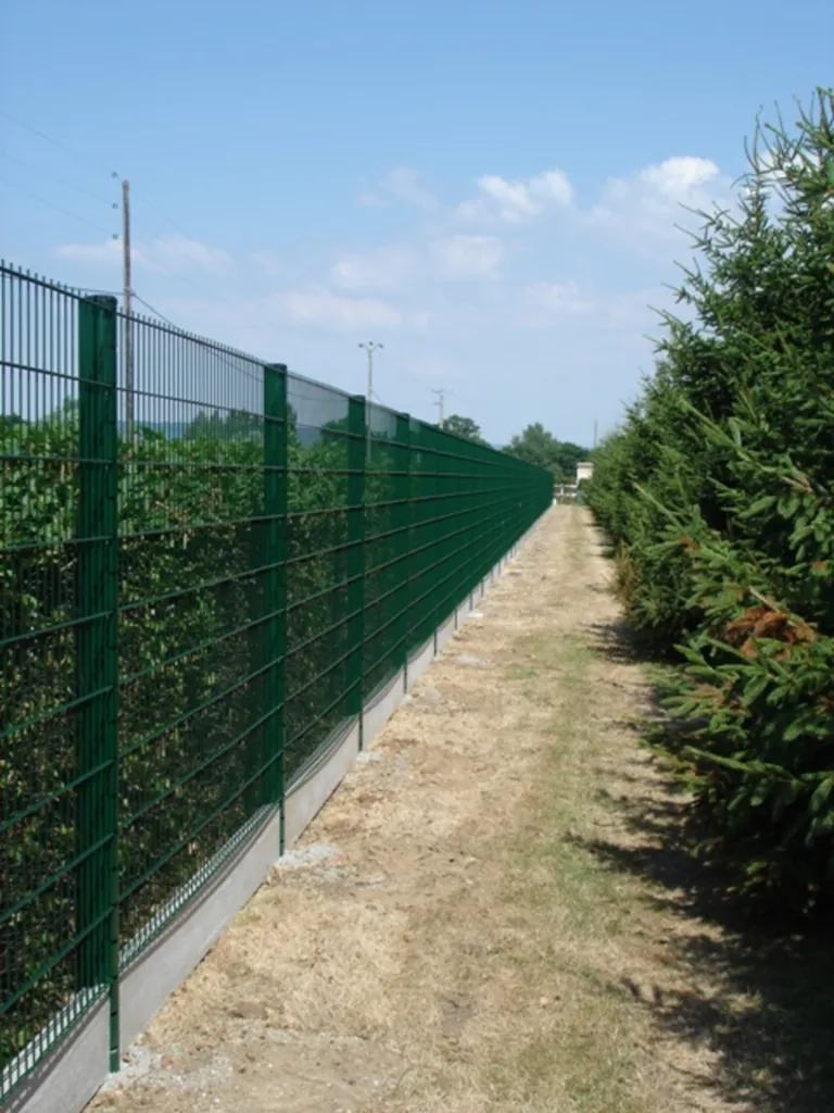 Pose de clôture rigide pour sécurisation de propriété dans le Calvados 14