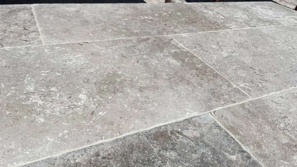 Pierre grise de Dordogne Montagnac d'Auberoche Gris B2