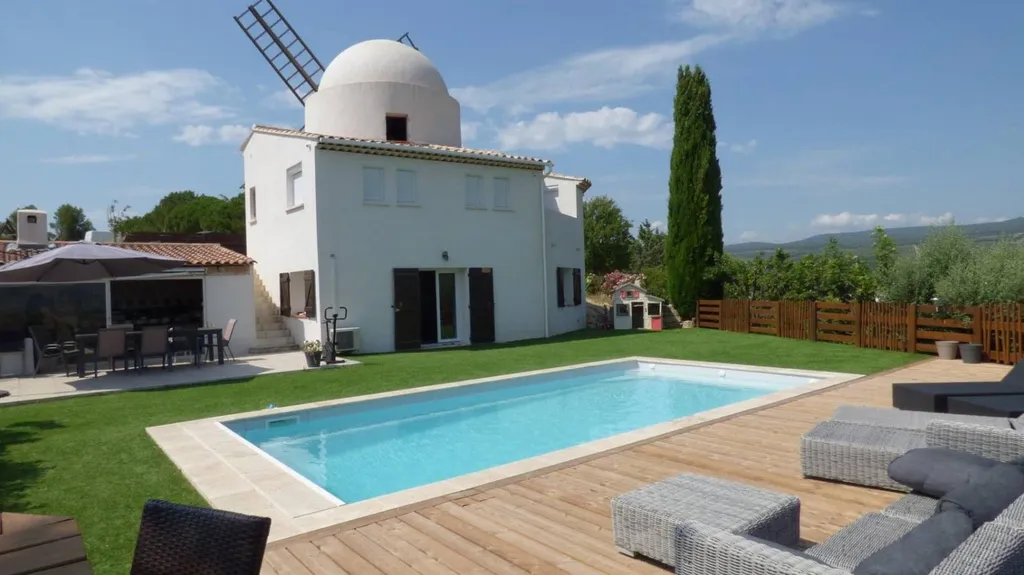 piscine sous le moulin le beausset