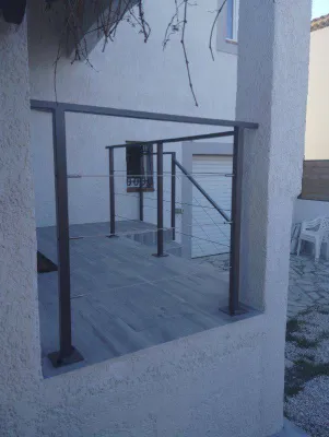 FABRICATION ET POSE GARDE CORPS FER FORGE AVEC CABLES INOX SUR MESURE MARTIGUES