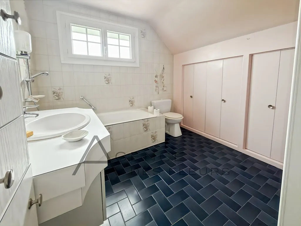 À vendre, maison de 92 m² sur sous sol complet édifiée sur un terrain de 1050 m² située sur la commune de ST PIERRE LES ELBEUF 76320