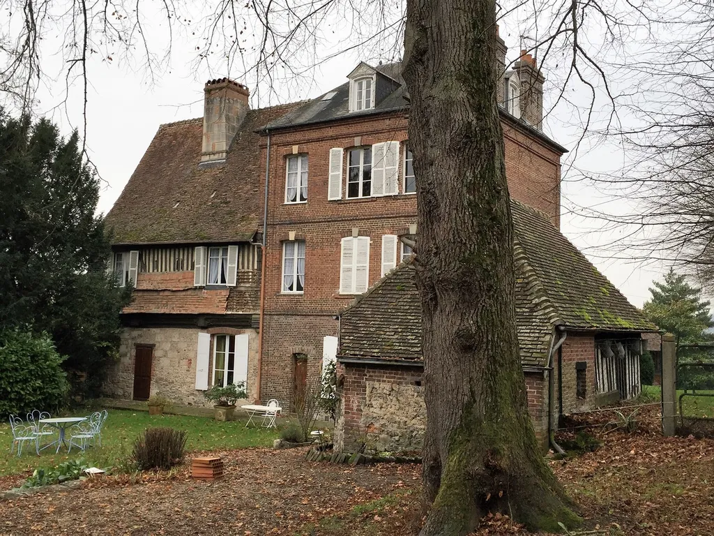 Manoir avec dépendances dans le Pays d'Auge en Normandie