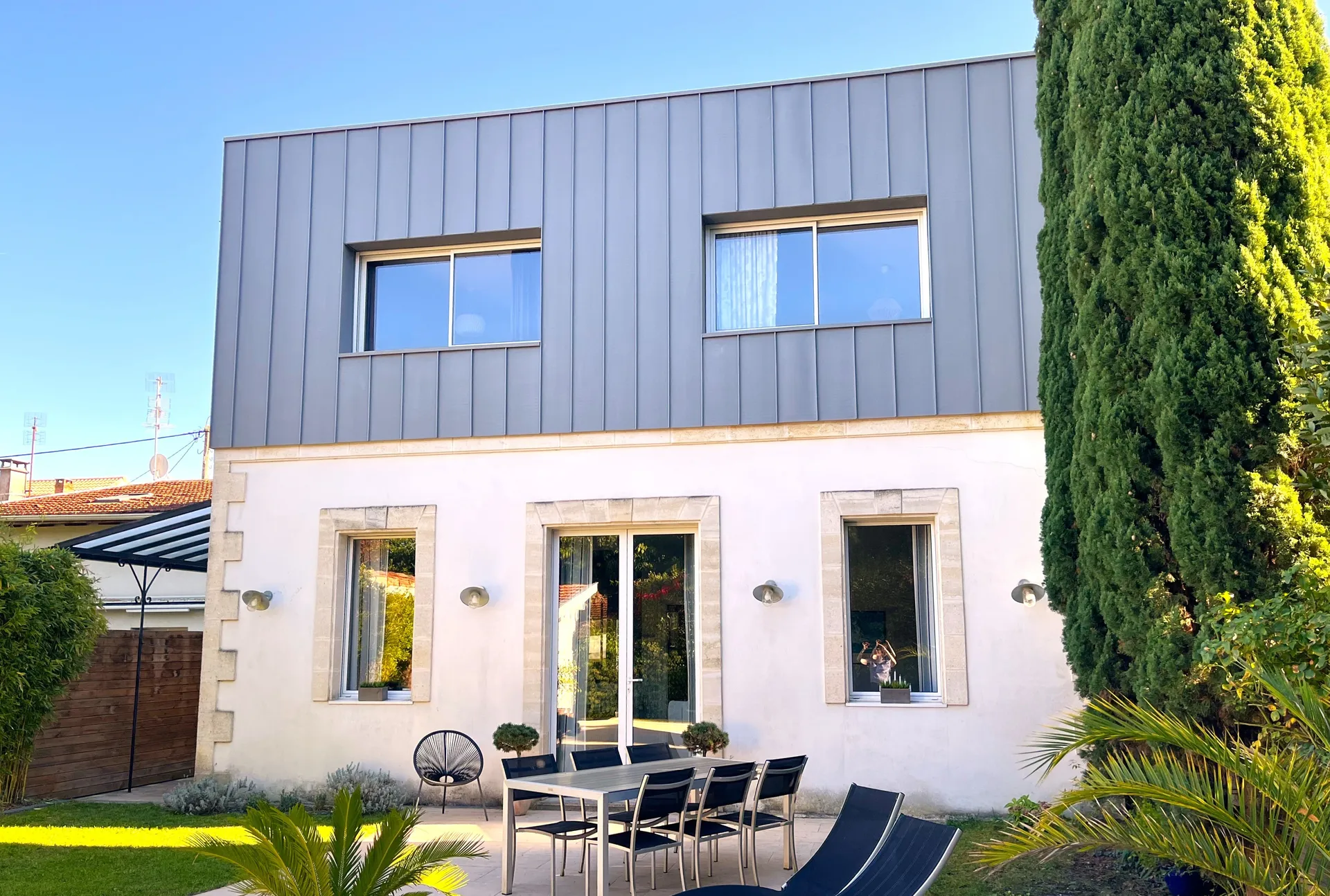 Bardage Bac à joint debout en Zinc LeHaillan Gironde